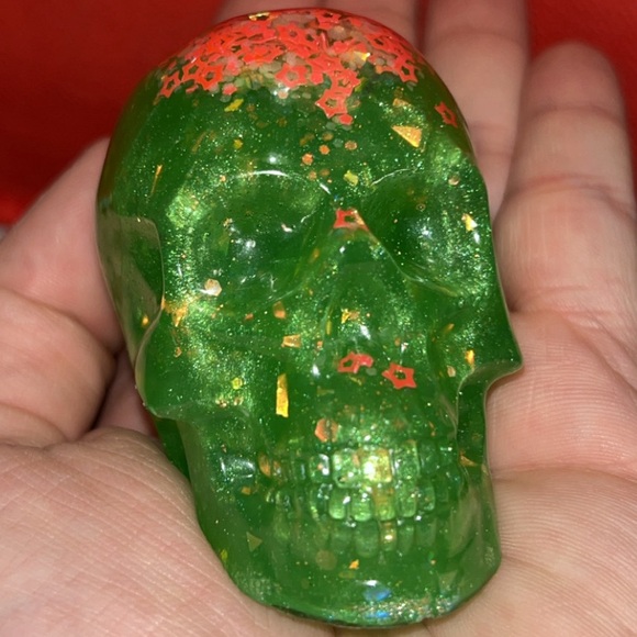 Shiny Smooth Unique Green Handmade Resin Skull Figurine Tabletop Decor - Picture 4 of 14